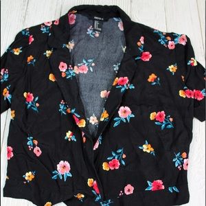 Flirty Floral Tie-up Crop Top